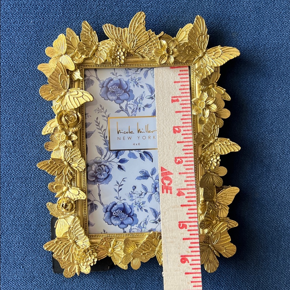 Nicole Miller Butterfly Photo Frame 4 x 6 Vertical Horizontal Gold Resin Gift - Picture 9 of 10